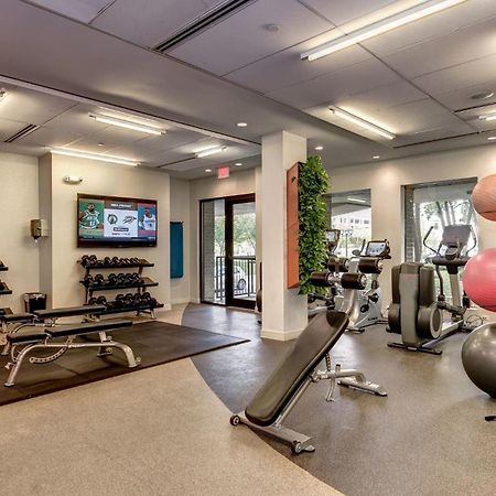 Apartment At Crystal City With Gym Arlington Buitenkant foto