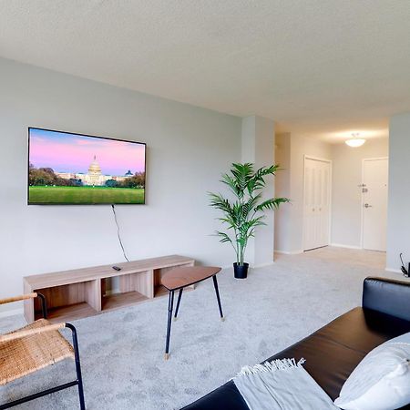 Apartment At Crystal City With Gym Arlington Buitenkant foto