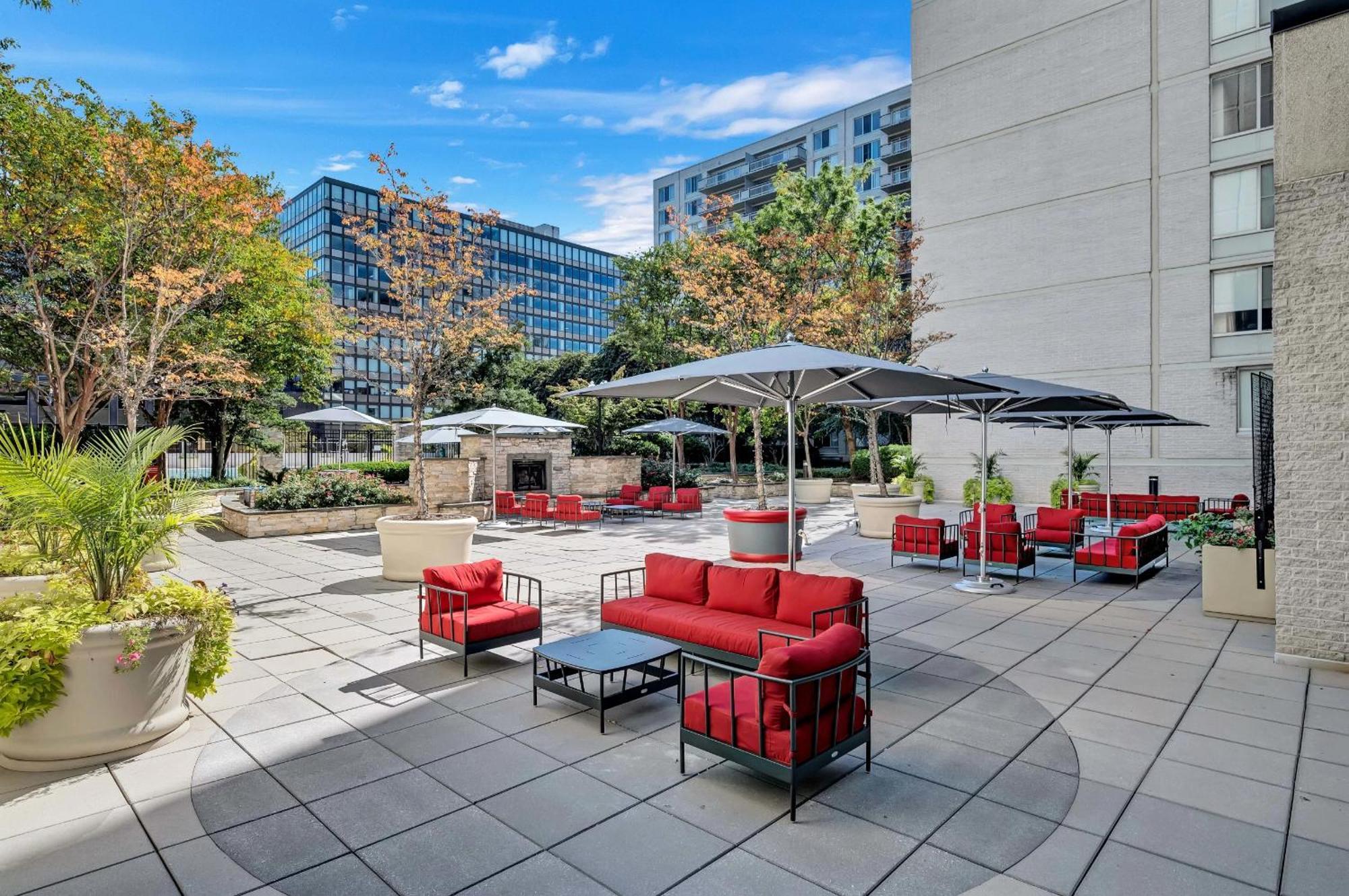 Apartment At Crystal City With Gym Arlington Buitenkant foto