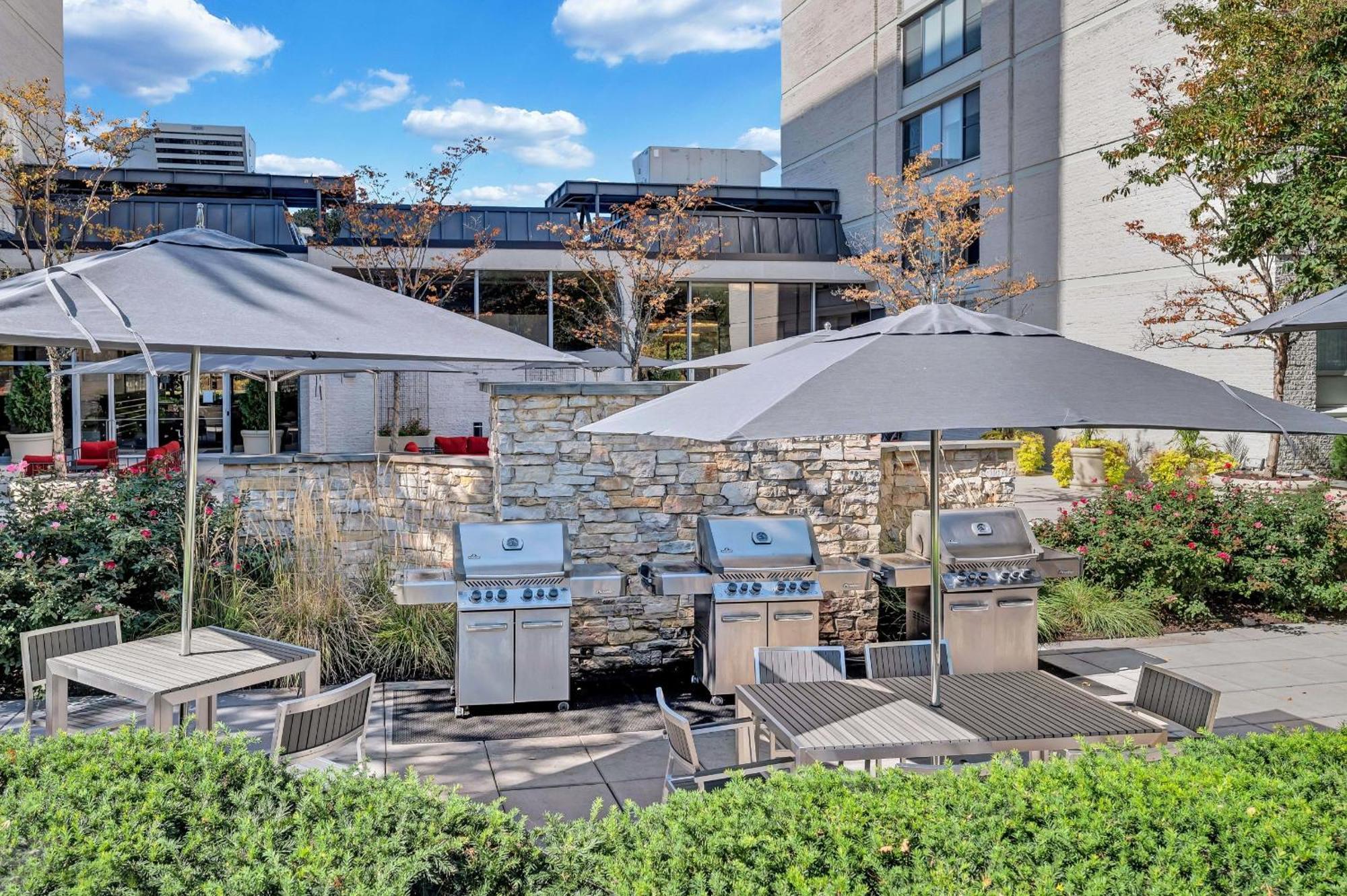 Apartment At Crystal City With Gym Arlington Buitenkant foto